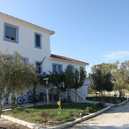 Romanos XI Xi Beach Exterior photo