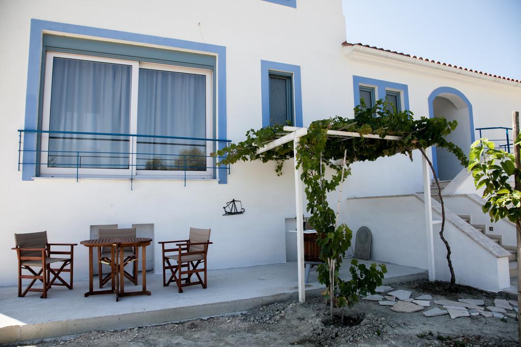 Romanos XI Xi Beach Exterior photo