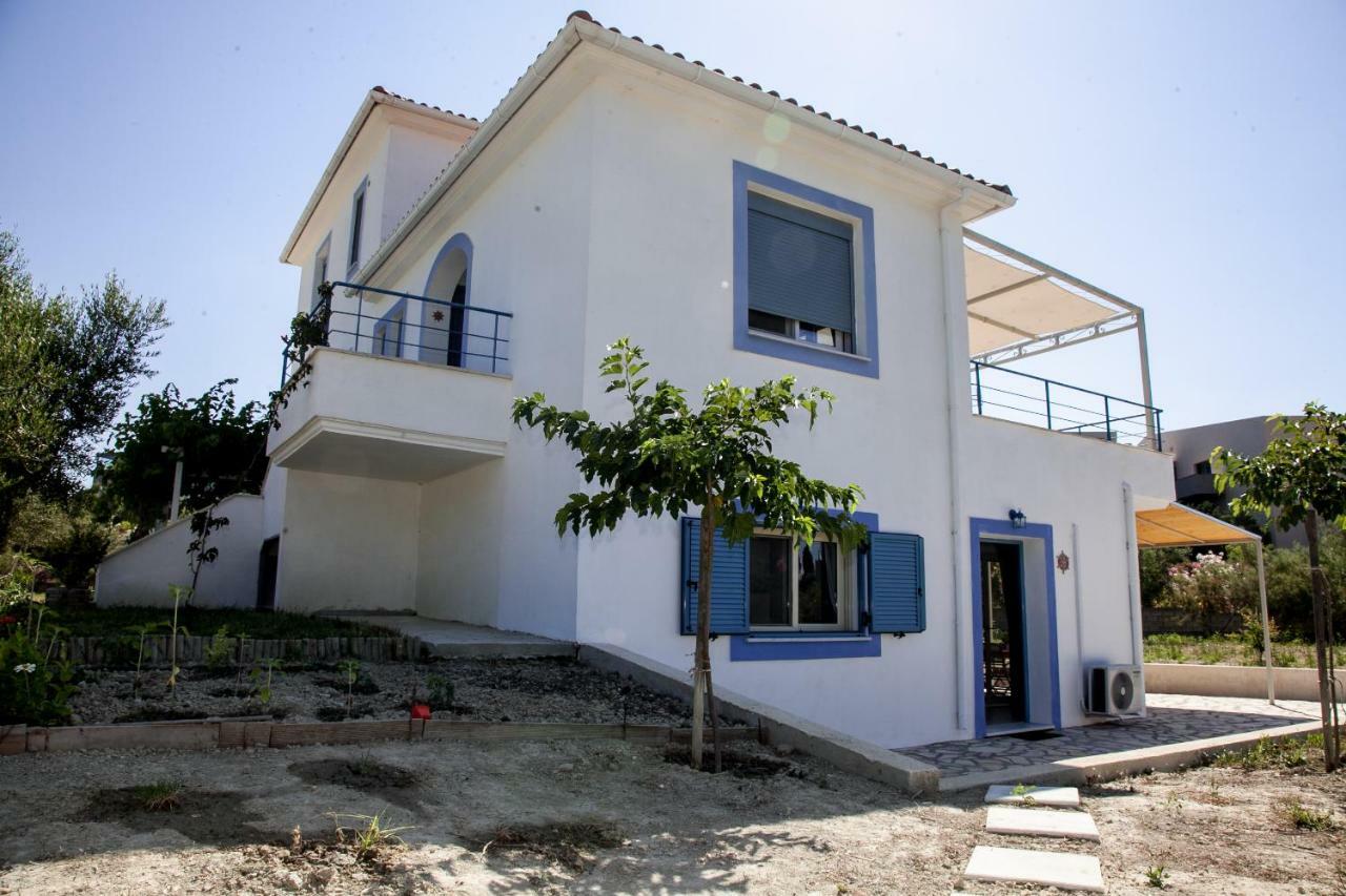 Romanos XI Xi Beach Exterior photo